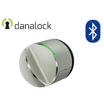 V3_BT Danalock V3 е моторизиран заключващ модул, който лесно може да се монтира от вътрешната страна на вратата и се управлява удобно със смартфон.Съвместим е, с която и да е врата с механичен Евро профилен цилиндър.